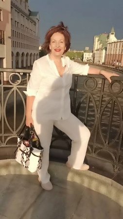 1000461406.mp4  Я на ветру на мостике обводноготканала