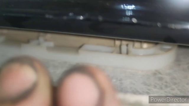 Как крепится рамка плафона Ниссан Тиида 2007 смотреть онлайн