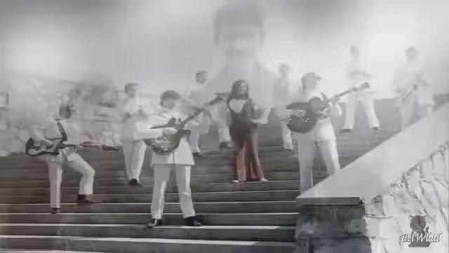 Я К ТЕБЕ НЕ ПОДОЙДУ Весёлые Ребята, солист Александр Лерман смотреть онлайн