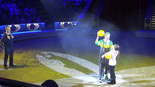 Клоун Игорь Яшников. Реприза «Ракетка» смотреть онлайн