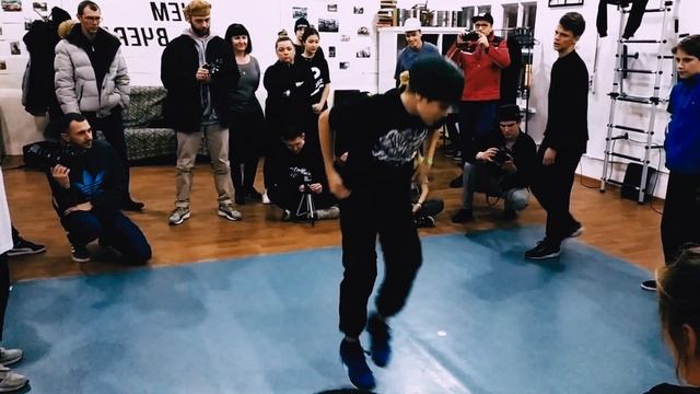 2 баттл - двойки b-boy Voron  b-boy Miron. Соревнования по-брейкдансу YES YOU CAN 2019