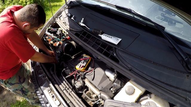 Mercedes Kontratakuje - Wymiana czujnika ciśnienia doładowania i czyszczenie połączeń masowych смотреть онлайн