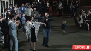 ЛОВЗАР! Красивые девушки исполняют Чеченскую лезгинку на свадьбе