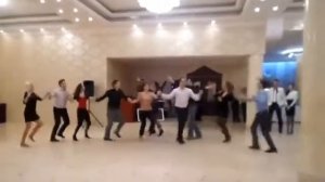 Танцы на молдавской свадьбе! КРУТО