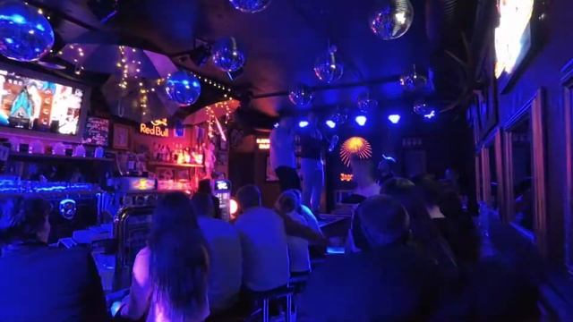 ГришаГрибов - Руки в карманах, На районе (Live 01.04.2018) смотреть онлайн