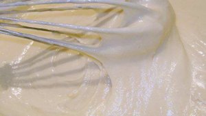 Пирог с фруктами под сметанным кремом