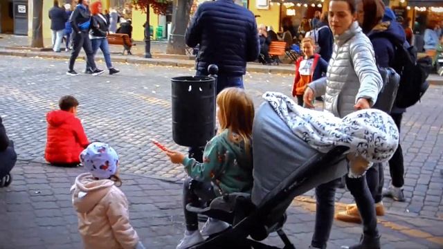 Одесса, осень, Дерибасовская / Odessa, autumn, Deribasovskaya street смотреть онлайн