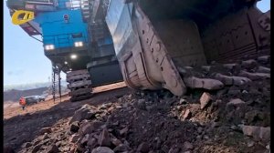 О РАБОТЕ В КАРЬЕРЕ МГОКА ЭКСКАВАТОРА С ОБЪЕМОМ КОВША 25 КУБ. МЕТРОВ