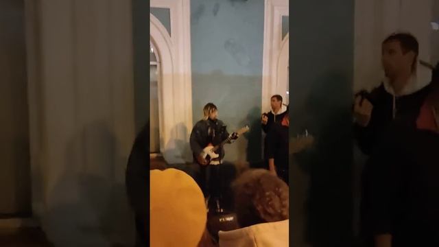 Уличный музыкант Глеб Королёв Санкт-Петербург. Невский проспект.