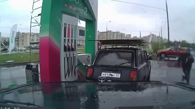 Прикол на АЗС