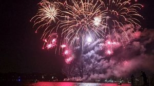 фестиваль фейерверков Серебряная Ладья в Костроме 20.08.22. команда из Бешкека