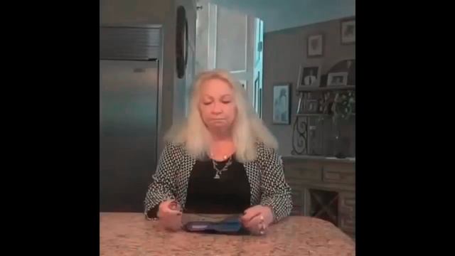 Это Видео Потрясло Весь Мир! Потеряла трусики! смотреть онлайн