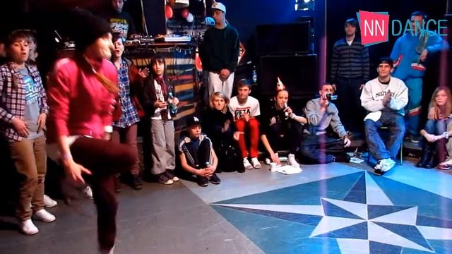 Gangsta Swing VS Аня - 2 круг 14 финала
