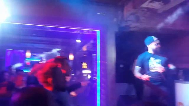 РУСТАВЕЛИ, WHITE HOT ICE - Счастье (СЕВАСТОПОЛЬ. Клуб Артишок. 31.03.2017) смотреть онлайн