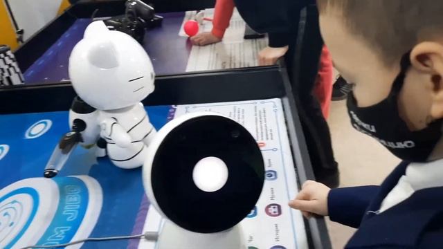 Выставка роботов(1) смотреть онлайн