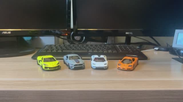 Обзор моделей в масштабе 1/43 от Hot Wheels