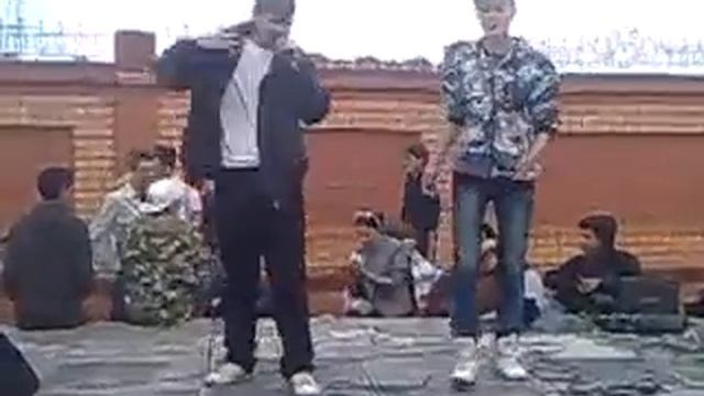 21/16 (OdinTakoi ft. G@y@Z) - Я пытаюсь (live).mp4 смотреть онлайн