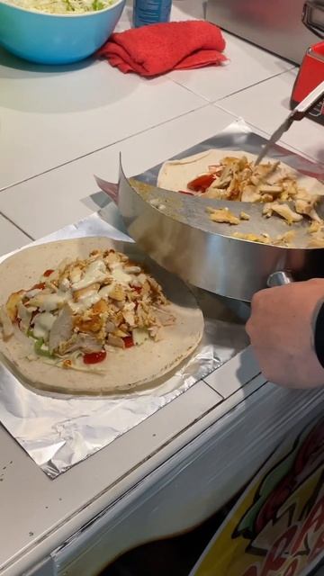 Лучший кебаб с курицей за 175₽ (70 бат) #таиланд #паттайя #thailand #pattaya #food #streetfood смотреть онлайн