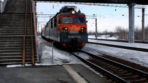 Электровоз ВЛ80С-748 с ремонтным поездом