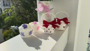 своими руками упаковка подарка из бумажных стаканчиков 🩷💜🩷