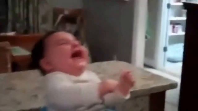 Самые прикольные малыши. МегаПозитив! Смешное видео смотреть онлайн