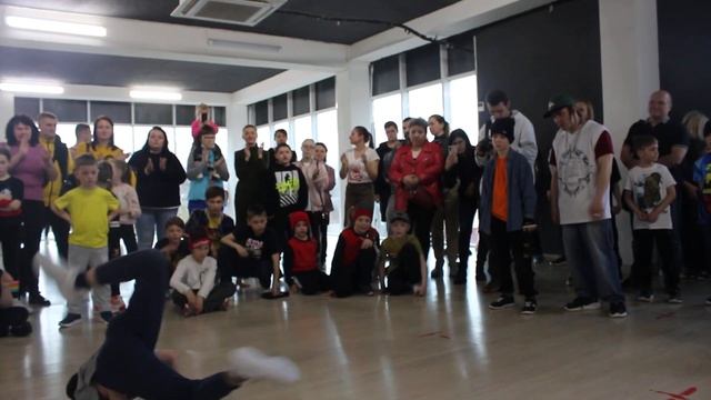Сергей vs Bboy K-Rock Last Notice - Battle Опытом Обмен 3v