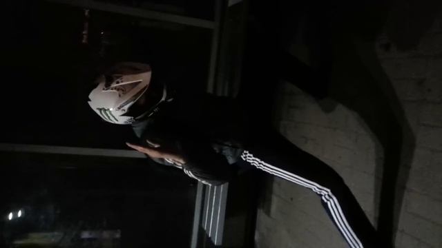 Сенсей показывает приемы боевых искусств прикол смотреть онлайн