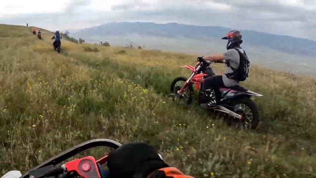 ХАРД ЛЕС ВЕТКИ ДОЖДЬ смотреть онлайн