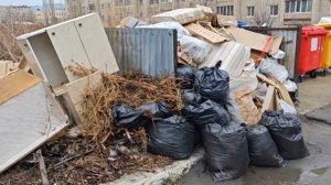 Гай погряз в мусоре