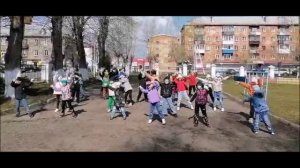 Флешмоб "Празднуй, радуйся, гуляй - наступает первомай!"