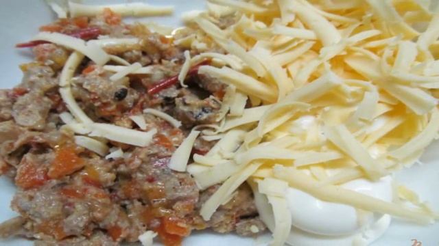 Закуска из консервы завтрак туриста