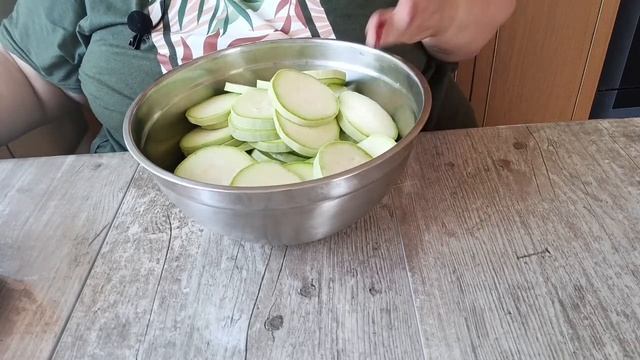 БОМБИЧЕСКИЕ ЗАКУСОЧНЫЕ КАБАЧКИ ПО-НОВОМУ. Кабачки стоят копейки, а вкус на мелеон