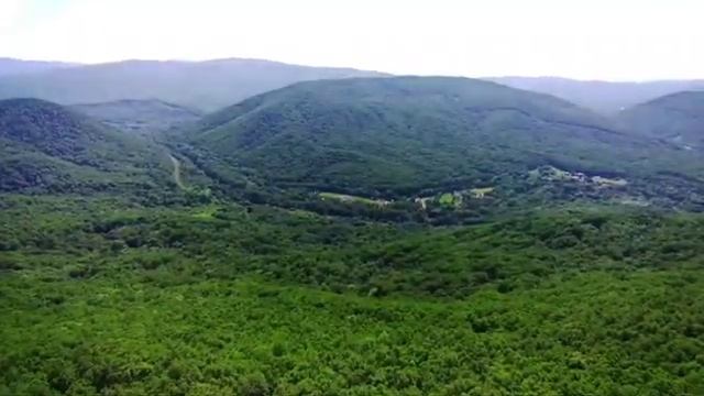 Хребет Котх– является массивным горным образованием, длинной в тридцать км высота до 528 метров. смотреть онлайн