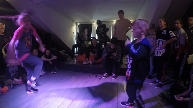 Жилин Вова хип-хоп Battle 0,33 (2) смотреть онлайн