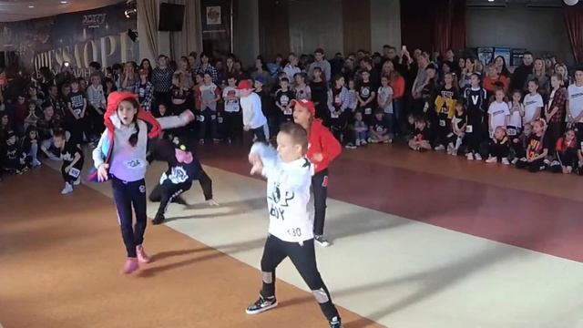 Юля ХипХоп ювеналы 2я-лига   турнир 11.11.17