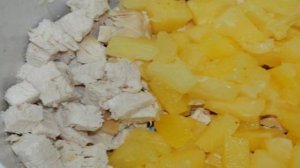 Салат с грибами и ананасами