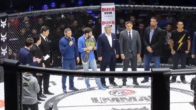 Хумо арена таникли спорт юлдузлари Отабек Умаровга GFC камарини тақиб куйишди смотреть онлайн