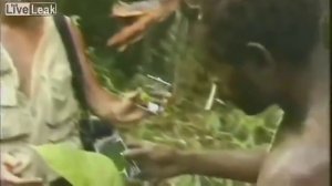 Папуасы Новой Гвинеи впервые видят белого человека