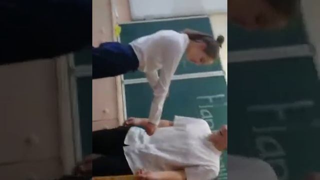 Цирк уехал клоун остался