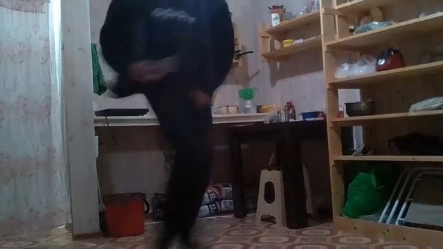 Танцую хип-хоп (Пак) поедая свой сыроедческий завтрак ) смотреть онлайн