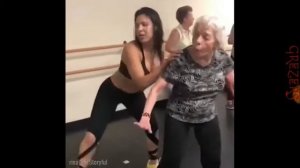 Бабуля учится танцевать хип-хоп!