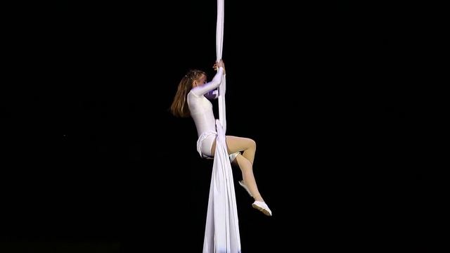 Тюменский цирк - Дарья Насырова смотреть онлайн