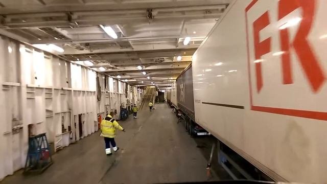 Заезд на паром Осло Норвегия - Киль Германия