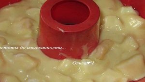 Шарлотка с яблоками и шоколадным слоем