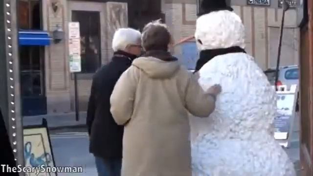 Прикол про снеговика 2017 год смотри до конца!!! смотреть онлайн