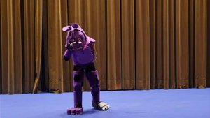 выступление аниматроника Олд  Бонни