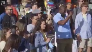 Пранк качек переоделся в старика.