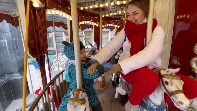 Ёлка 🎄 Офис Президента. Карусель. 🎠
