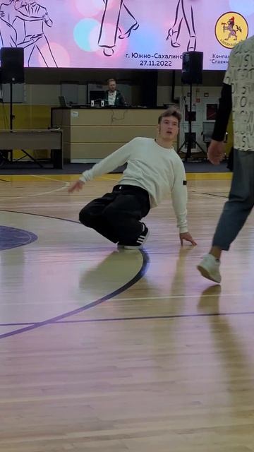 Break dance battle. Брейк-данс баттл.