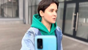 Настя Зыбкина Сцена из сериала «Алиса не может ждать»